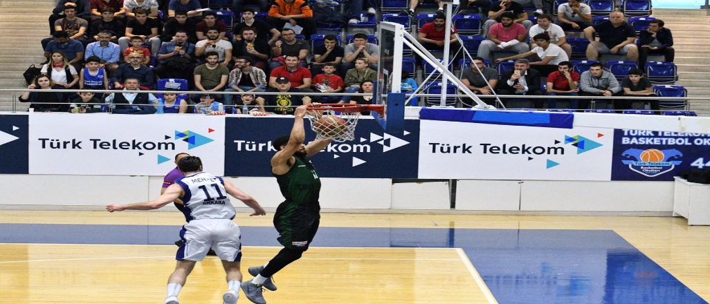 Astra Sakarya 4'lü finale yükseldi